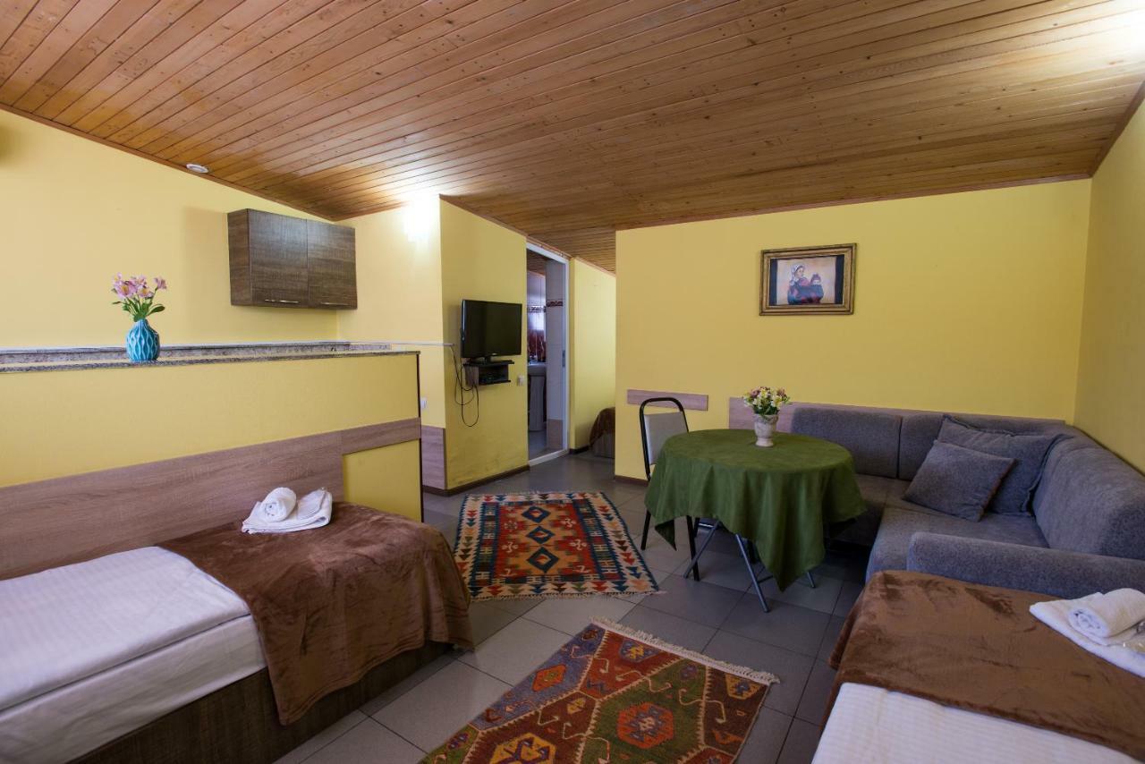 טביליסי Accent Hotel מראה חיצוני תמונה