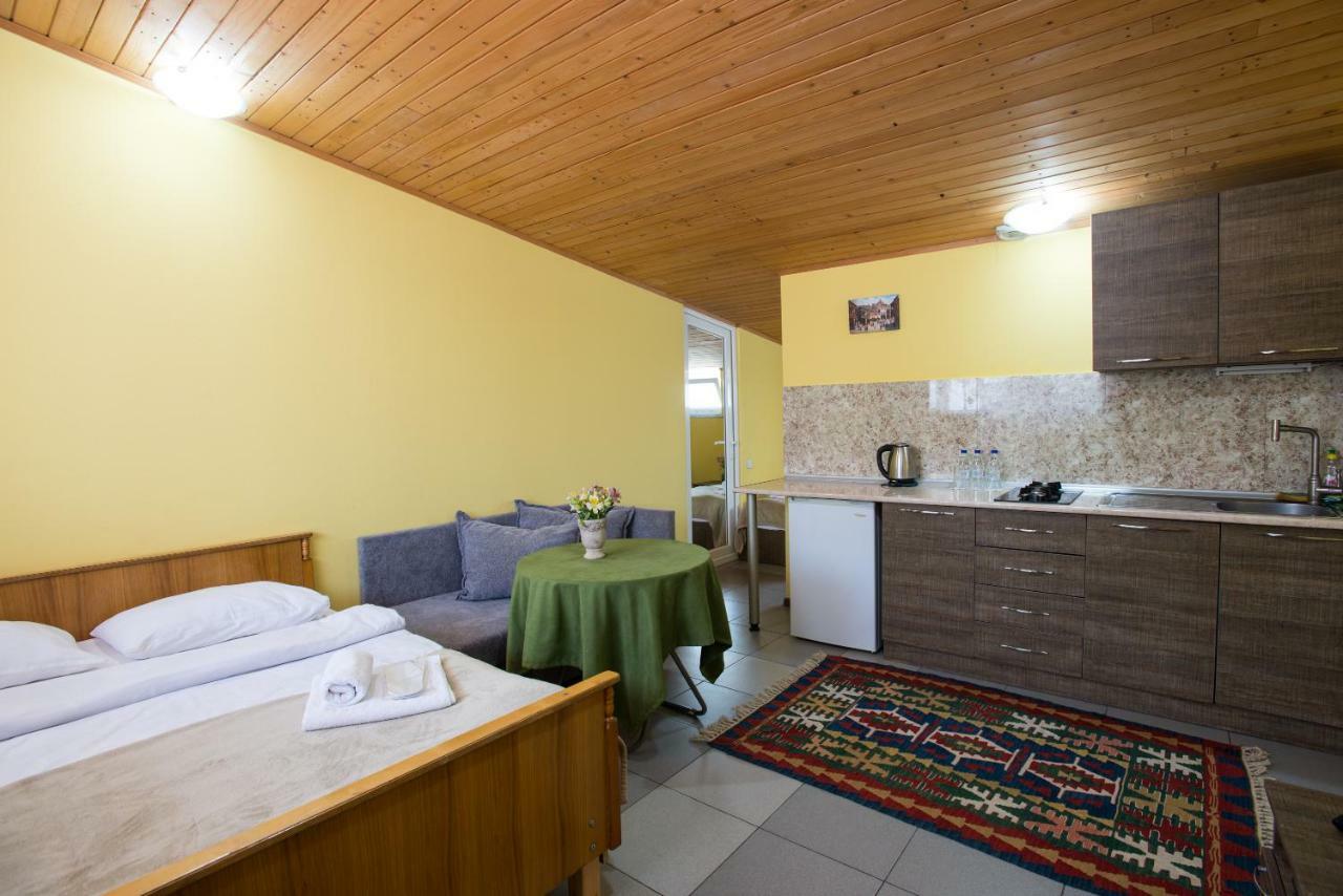 טביליסי Accent Hotel מראה חיצוני תמונה
